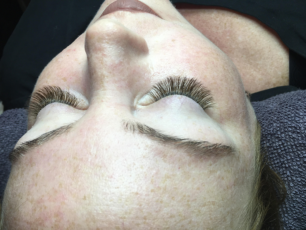 Eyelashes Services - De Cielo Salon & Spa