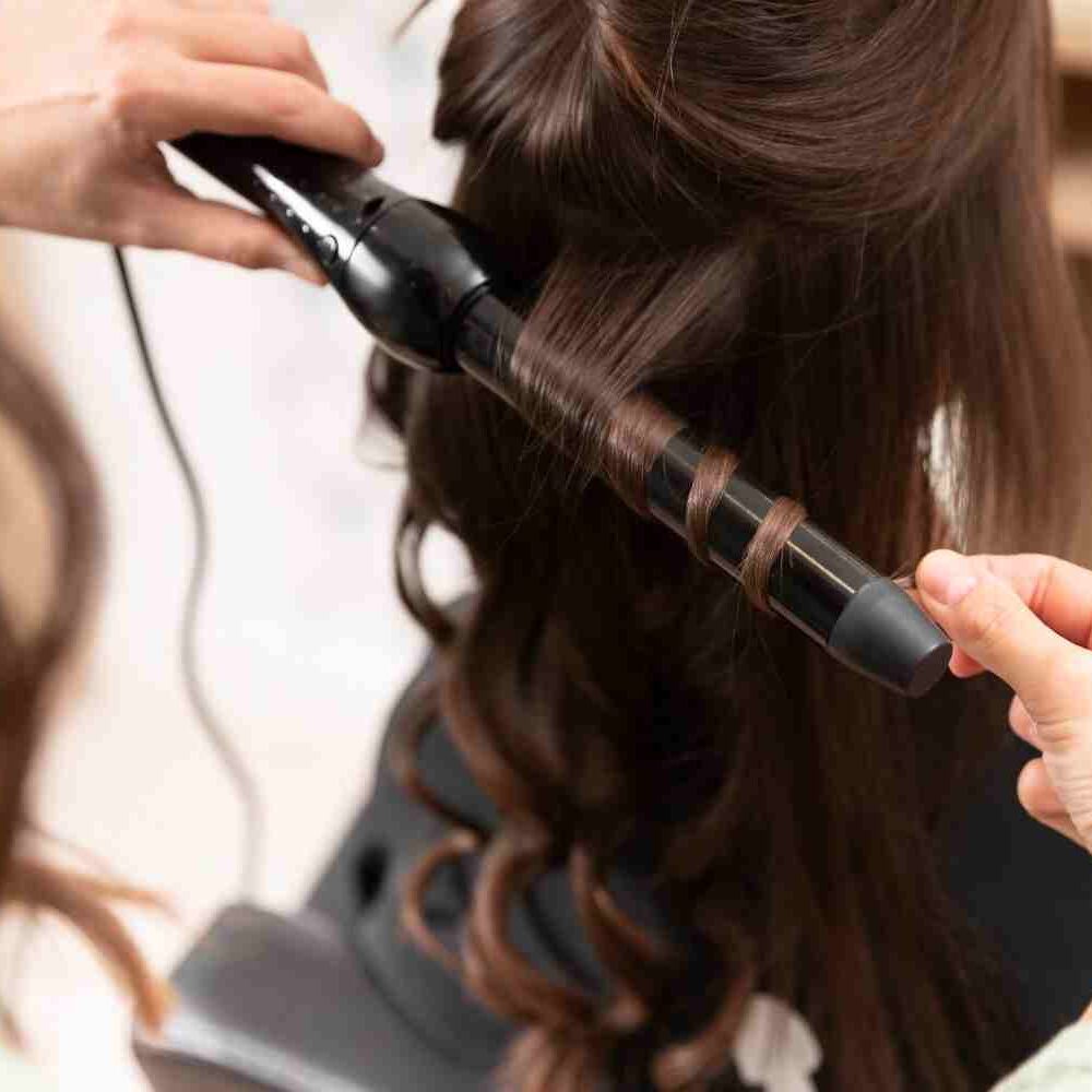 woman-getting-treatment-hairdresser-shop-40kb